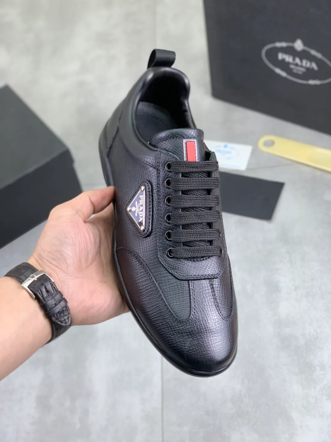 Men's Men's Shoes P400💰[New Style] The latest classic model of high-quality PRADA breathable and comfortable men's shoes is now on the official website, 1:1 copied, synchronized in Hong Kong, and on the same catwalk; all made of calfskin with breathable mesh fabric ➕Imported soft and comfortable sheep Leather lining, 🍡🍡original rubber outsole is non-slip and wear-resistant; comfortable to wear, attractive style, fine workmanship, and simple and neat shoe last, showing a man's courage and toughness, 👍size 38 to 44; 3⃣️colors🉑️ to choose from